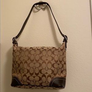 AUTHENTIC Coach Classic Shoulder Bag Like New